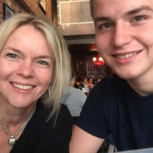 Meet your Posher, Laurie